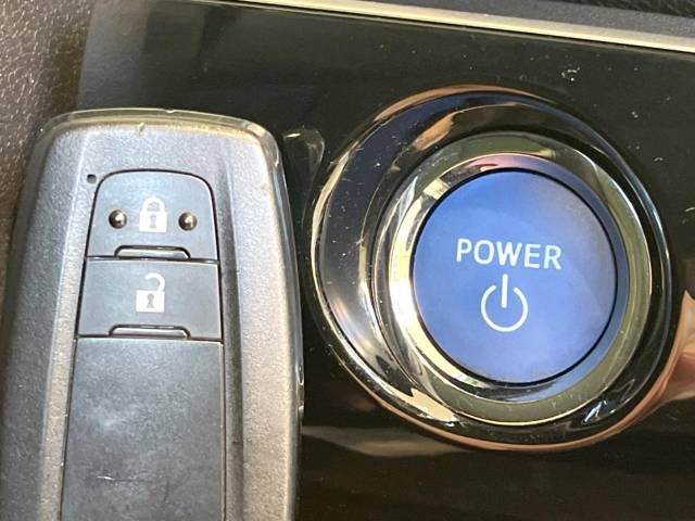 Toyota PRIUS 2019-01 190650-7