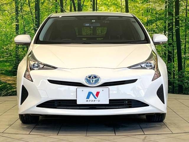 Toyota PRIUS 2019-01 190650-14