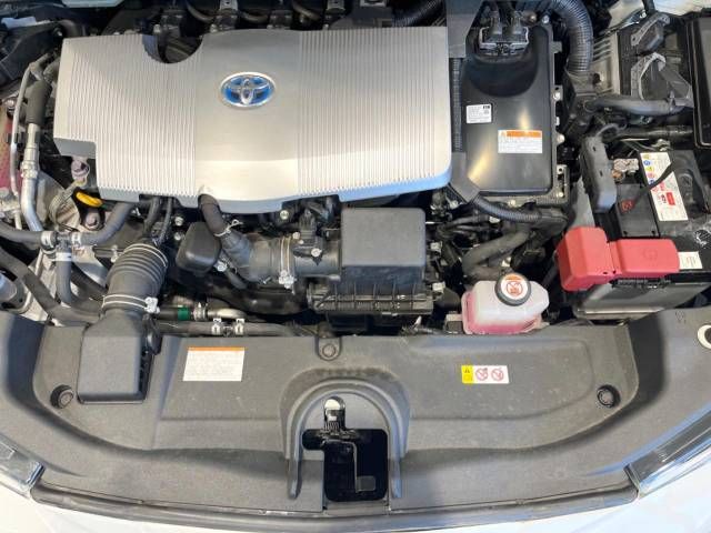 Toyota PRIUS 2019-01 190650-18