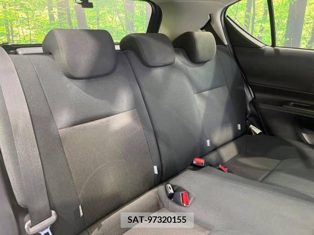 Toyota AQUA 2018-03 379633-9