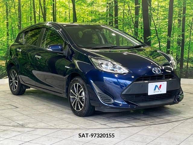 Toyota AQUA 2018-03 379633-16