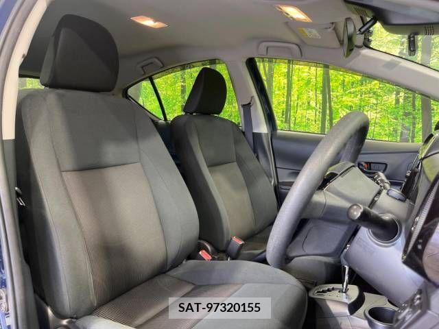Toyota AQUA 2018-03 379633-8