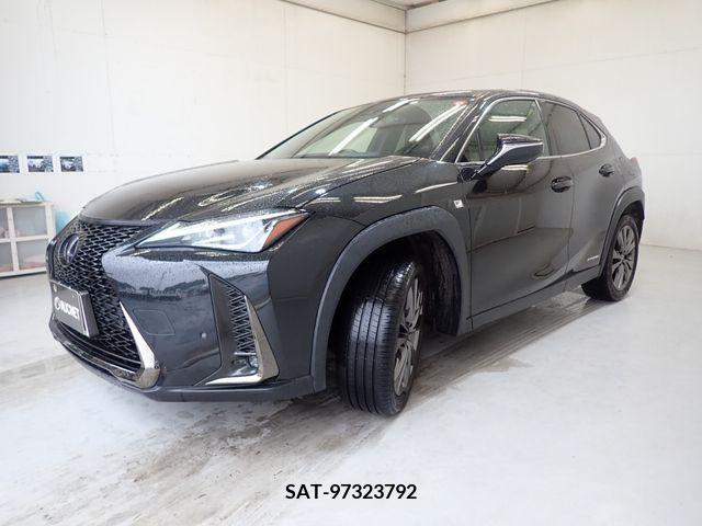 Lexus UX 2022-04 353972-6