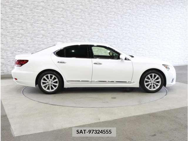 Lexus LS 2014-03 388396-11