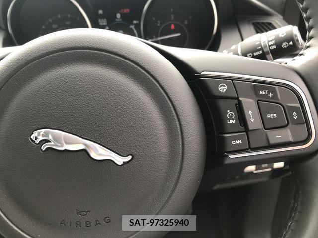Jaguar E-PACE 2019-12 315822-23