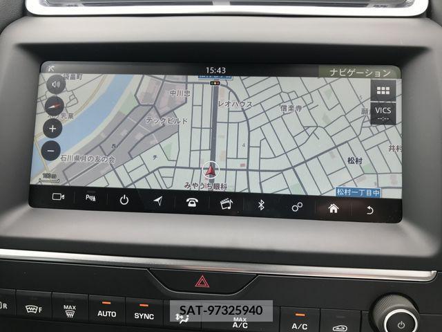 Jaguar E-PACE 2019-12 315822-24