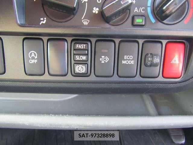 Hino DUTRO 2015-06 390525-17