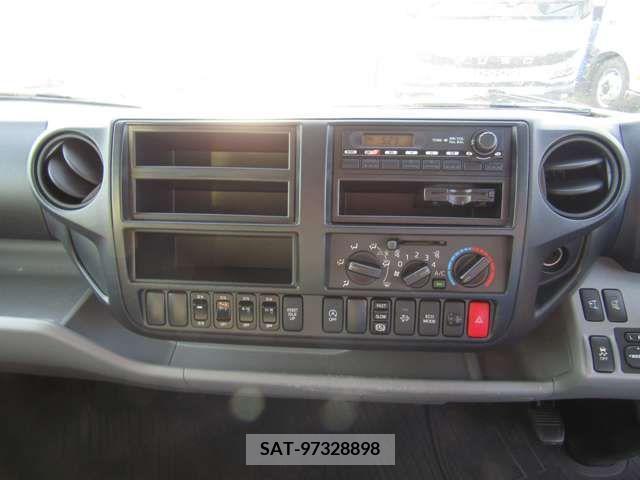 Hino DUTRO 2015-06 390525-14