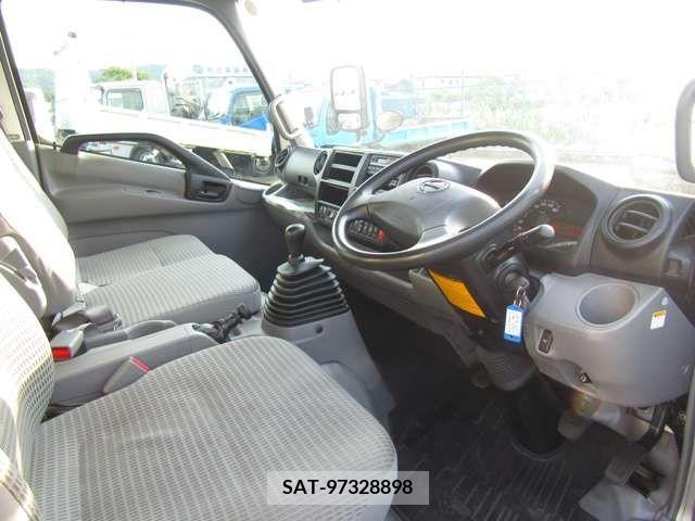 Hino DUTRO 2015-06 390525-12