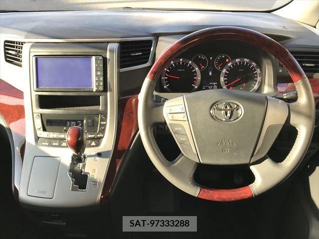 Toyota VELLFIRE 2010-11 207947-1