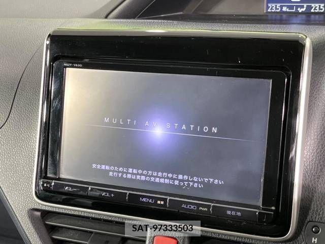 Toyota VOXY 2014-01 289117-3