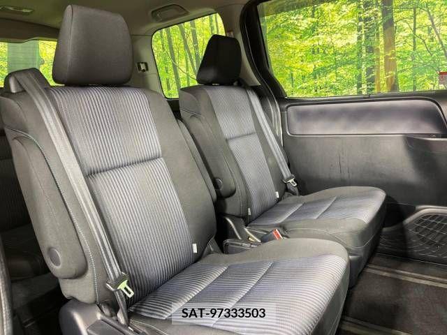Toyota VOXY 2014-01 289117-9