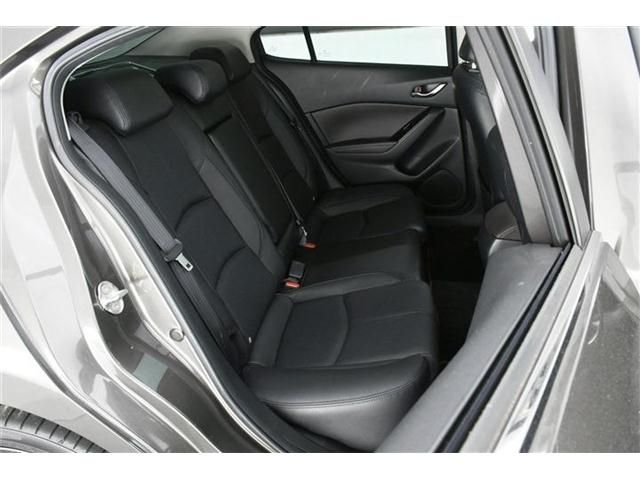 Mazda AXELA 2018-06 17637-9