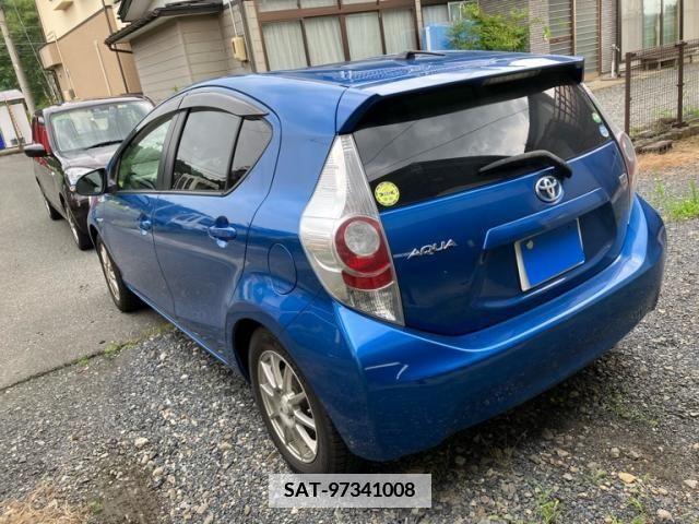 Toyota AQUA 2013-09 355118-2