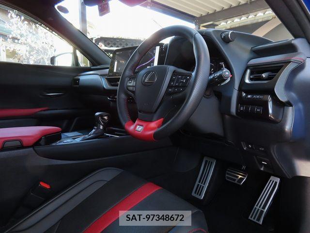 Lexus UX 2023-03 313549-15