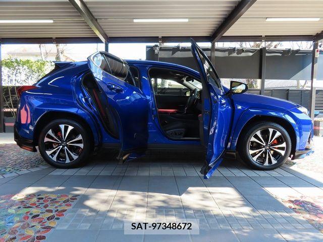 Lexus UX 2023-03 313549-14