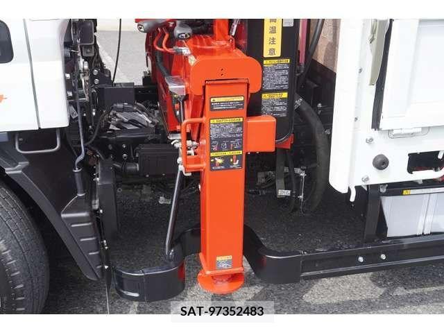 Mitsubishi CANTER 2023-08 294434-19