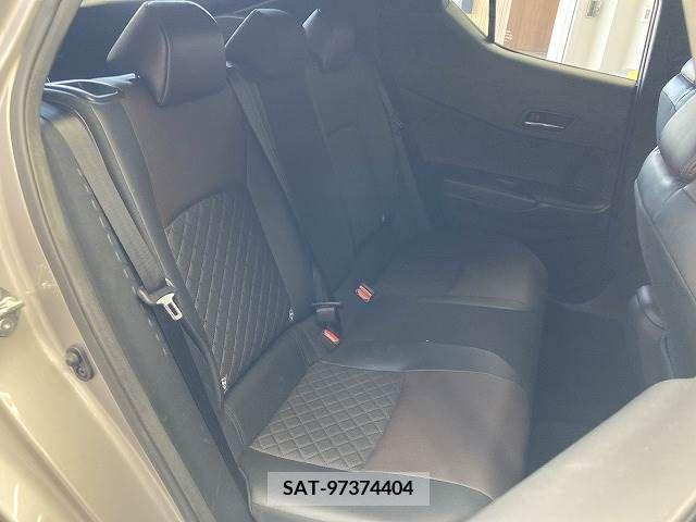 Toyota C-HR 2019-04 357836-11