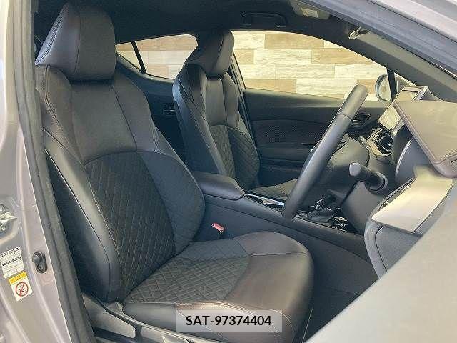 Toyota C-HR 2019-04 357836-10