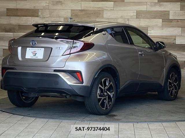 Toyota C-HR 2019-04 357836-16
