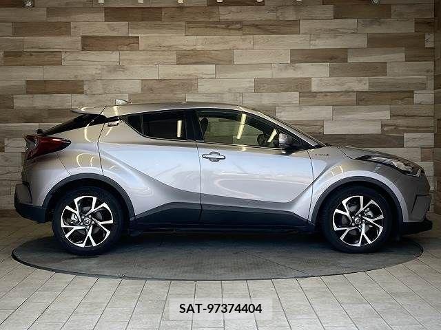Toyota C-HR 2019-04 357836-13