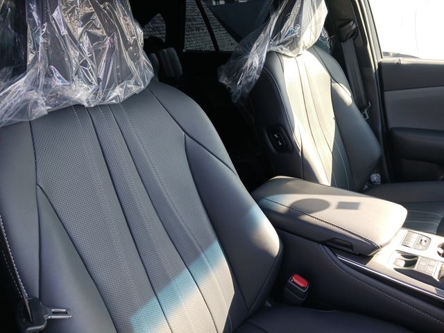 Toyota CROWN SEDAN 2022-02 183709-10