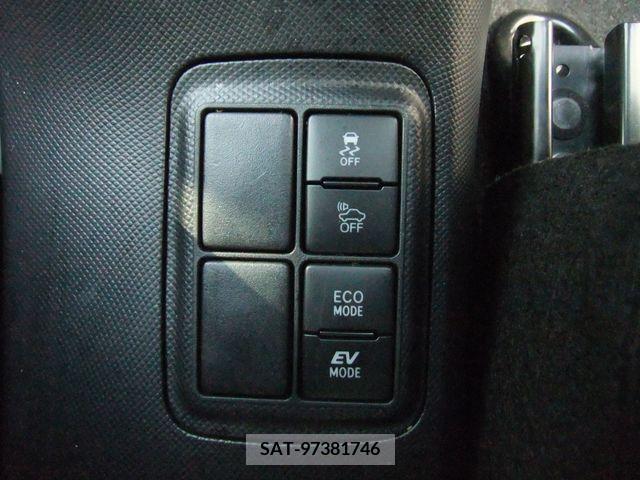 Toyota AQUA 2017-03 314283-6