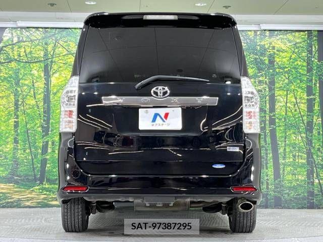 Toyota VOXY 2013-11 219702-15
