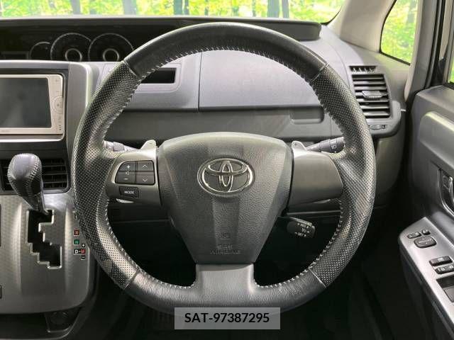 Toyota VOXY 2013-11 219702-11