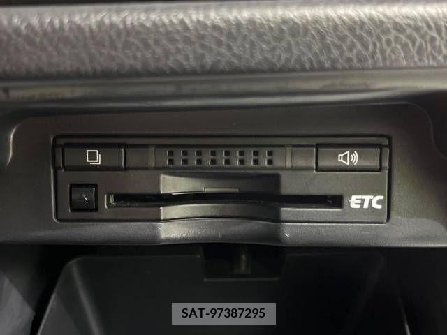 Toyota VOXY 2013-11 219702-6