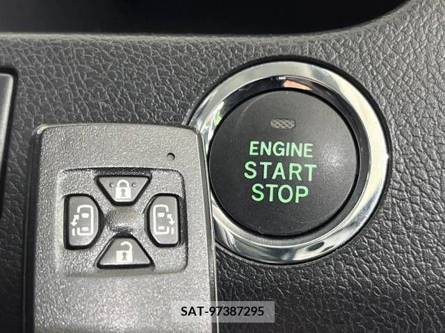 Toyota VOXY 2013-11 219702-5