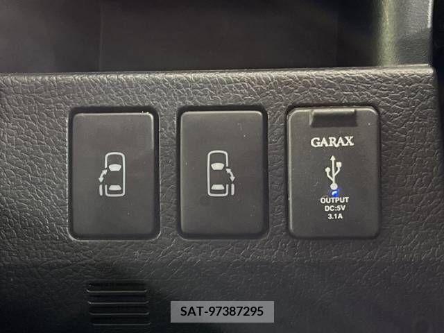 Toyota VOXY 2013-11 219702-4