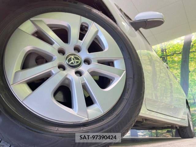 Toyota PRIUS 2016-04 211625-13