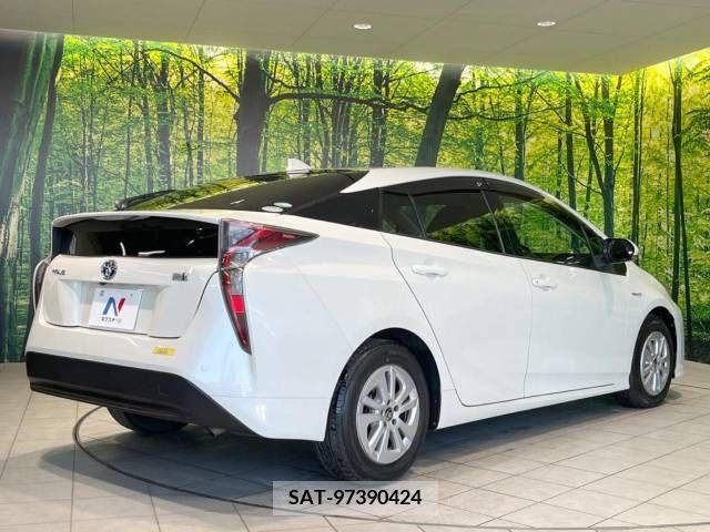 Toyota PRIUS 2016-04 211625-17