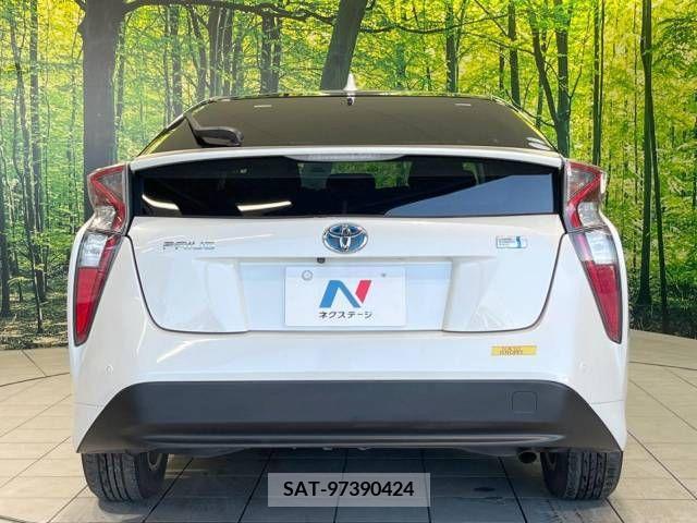 Toyota PRIUS 2016-04 211625-15