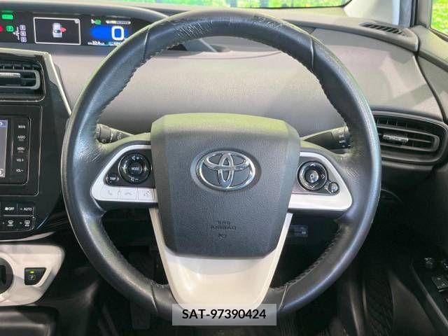 Toyota PRIUS 2016-04 211625-11