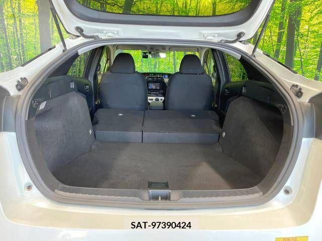 Toyota PRIUS 2016-04 211625-10