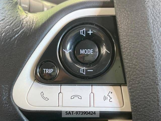 Toyota PRIUS 2016-04 211625-7