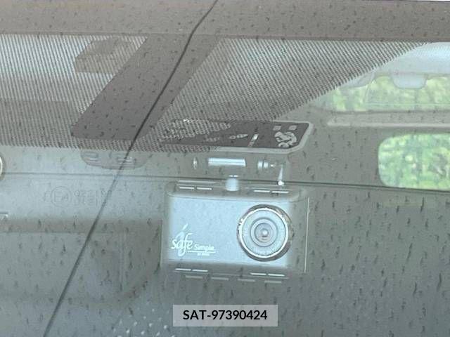 Toyota PRIUS 2016-04 211625-5