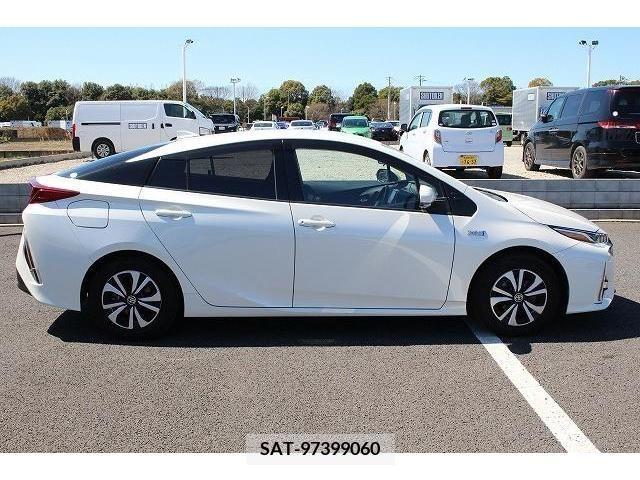 Toyota PRIUS PHV 2017-10 373429-8