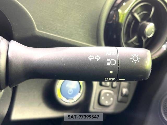 Toyota AQUA 2016-02 260529-5