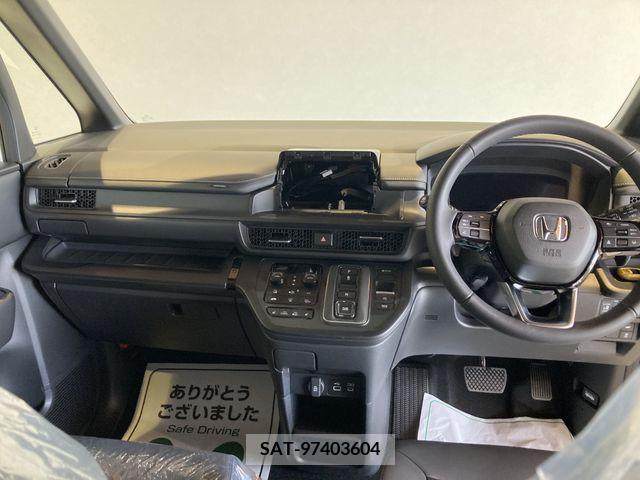 Honda e 2024-02 215118-18