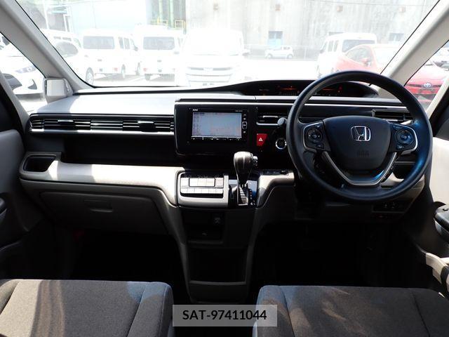 Honda STEP WGN 2018-06 368760-1