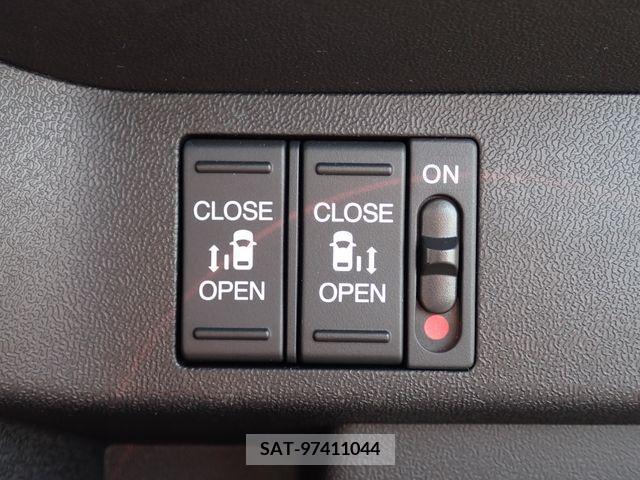 Honda STEP WGN 2018-06 368760-8