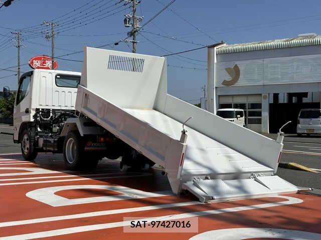 Mitsubishi CANTER 2023-06 381389-2