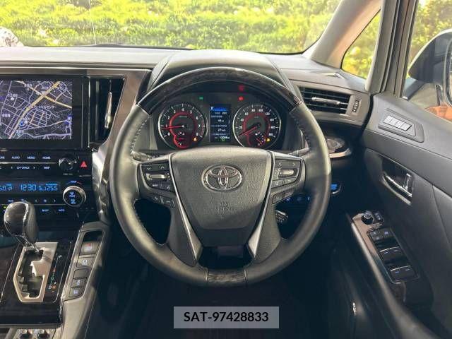 Toyota ALPHARD 2023-04 299604-15