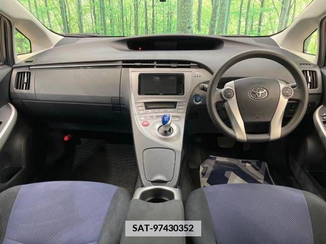 Toyota PRIUS 2013-10 346864-1