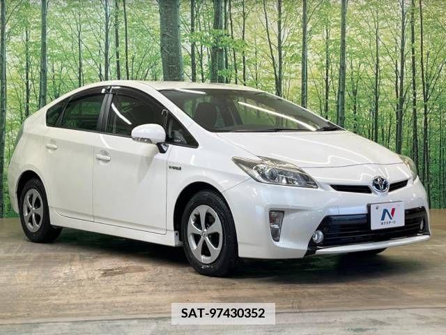 Toyota PRIUS 2013-10 346864-16