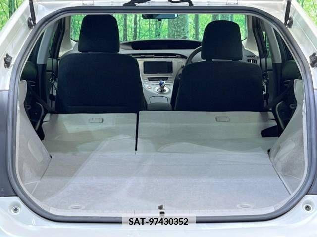 Toyota PRIUS 2013-10 346864-13