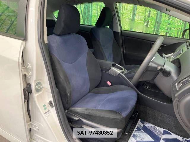 Toyota PRIUS 2013-10 346864-11